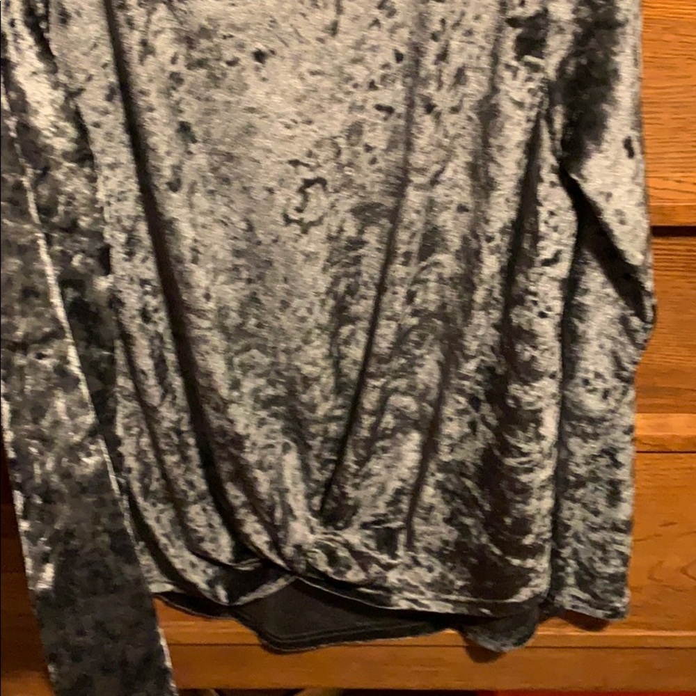 shirt - Picture 3 of 4